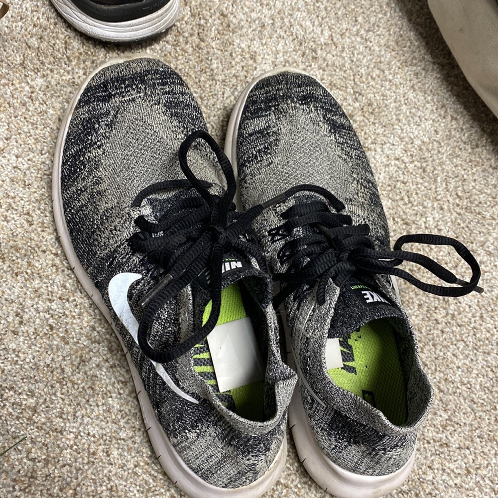 Nike Flynit Running Shoes